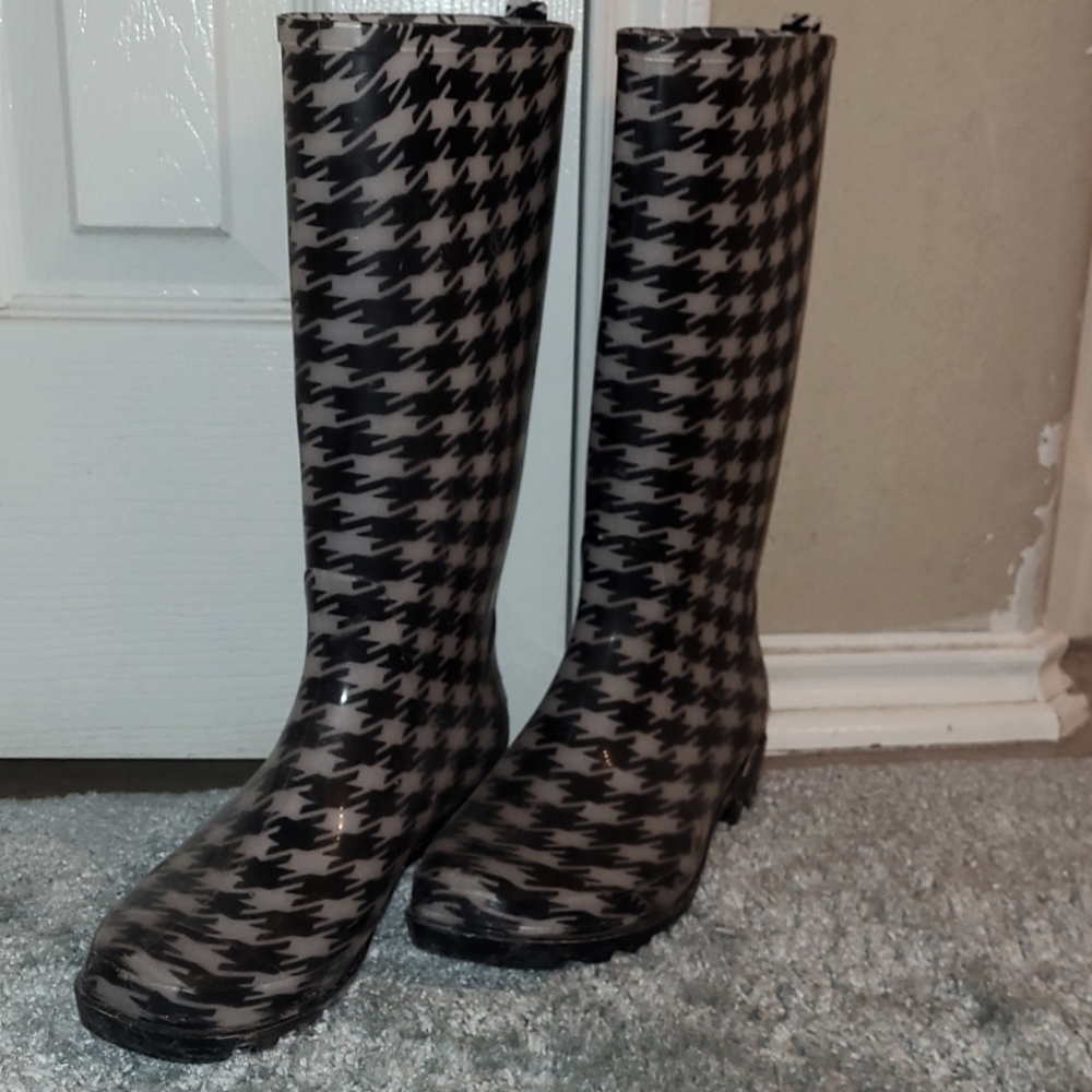 Rain boots
